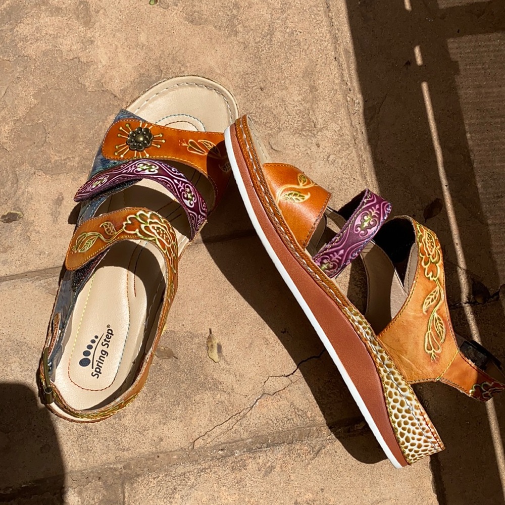 Leather Sandals, like new; size 40